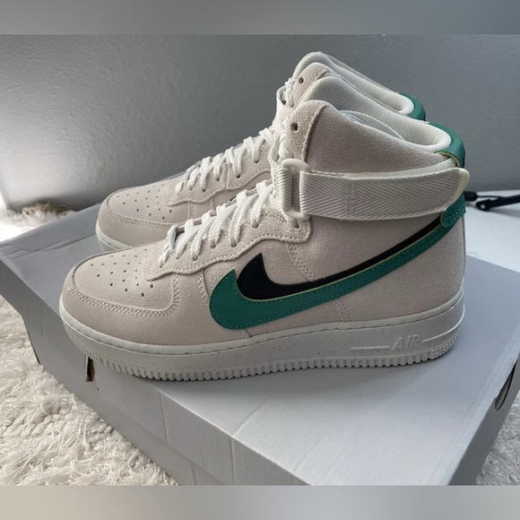 Women's Nike Air Force 1 Hi SE Summit White Neptune Green DO 9460-100 Size 8.5 - Picture 8 of 9